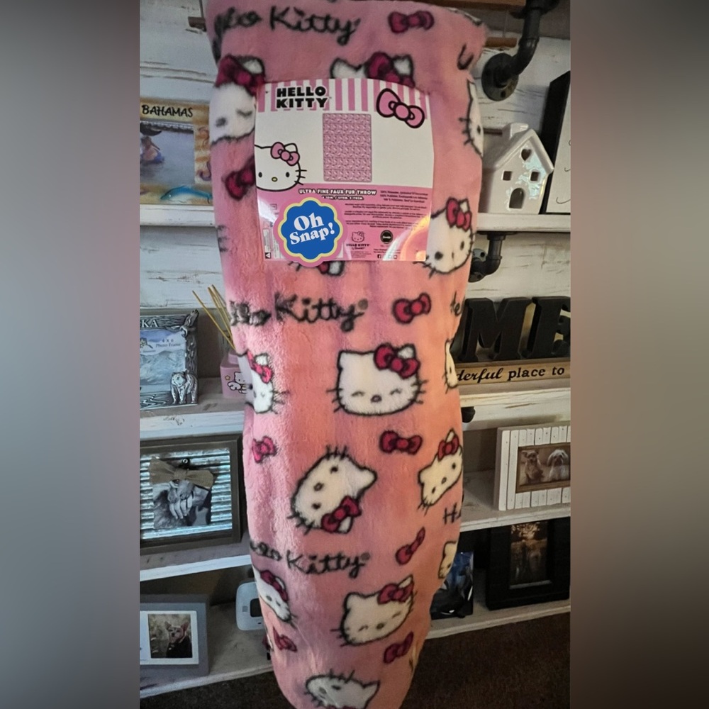 Hard to find, Fuzzy very soft hello kitty blanket